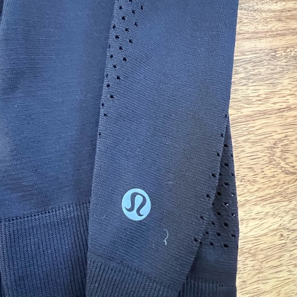 lululemon athletica Black Long Sleeve Top - Picture 2 of 2